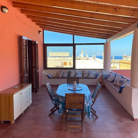 Casa Con Ampia Terrazza Vista Mare Fronte *
