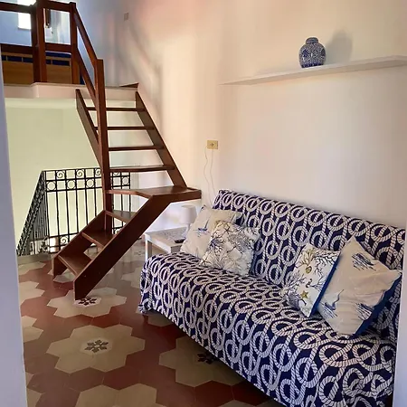 Casa Con Ampia Terrazza Vista Mare Fronte * Canneto (Lipari)